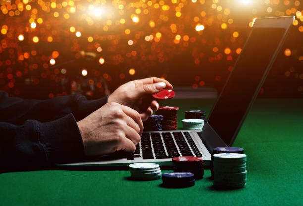 Antarmuka login aplikasi mobile aventurine dengan bidang email dan kata sandi, serta tombol masuk yang jelas